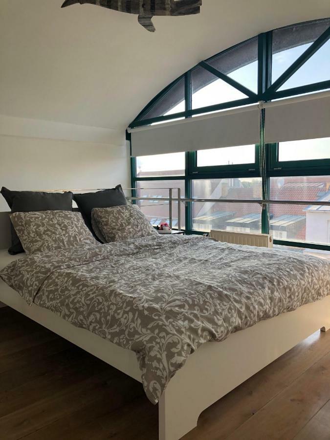 Romantic Studio With Jacuzzi Прага Экстерьер фото